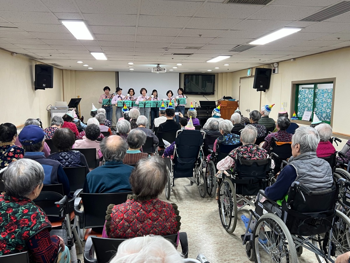 202601 생신잔치(5).jpg