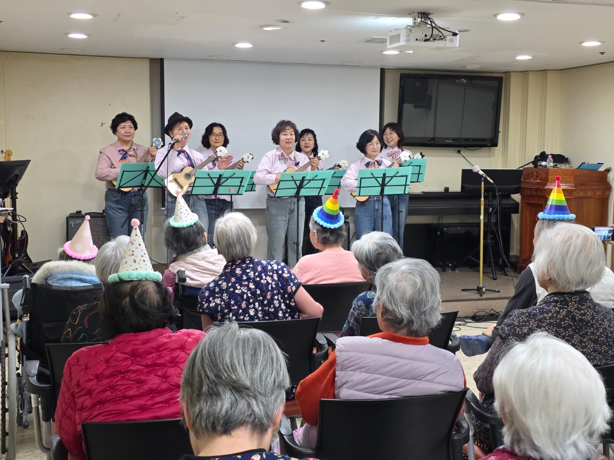 202601 생신잔치(1).jpg