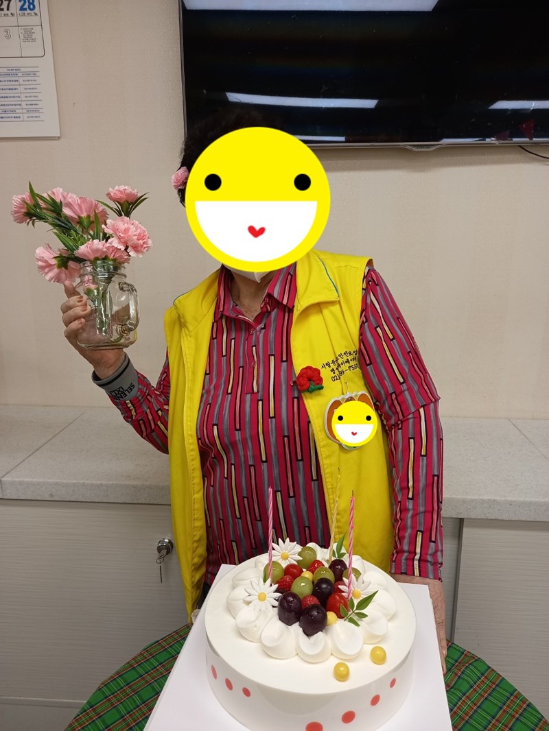 1652071795366-7.jpg